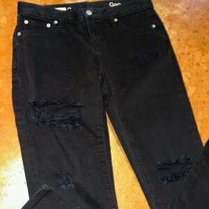 Gap girlfriend Jean. Size 27. Waist flat 15”. Rise 8.5”. Inseam 24”. Can roll up